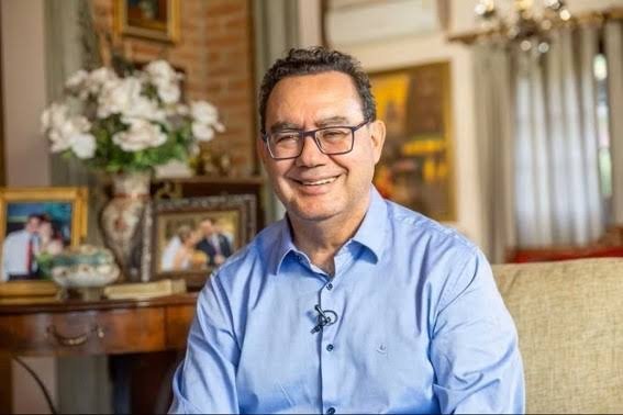 Conheça a trajetória do candidato Augusto Cury
