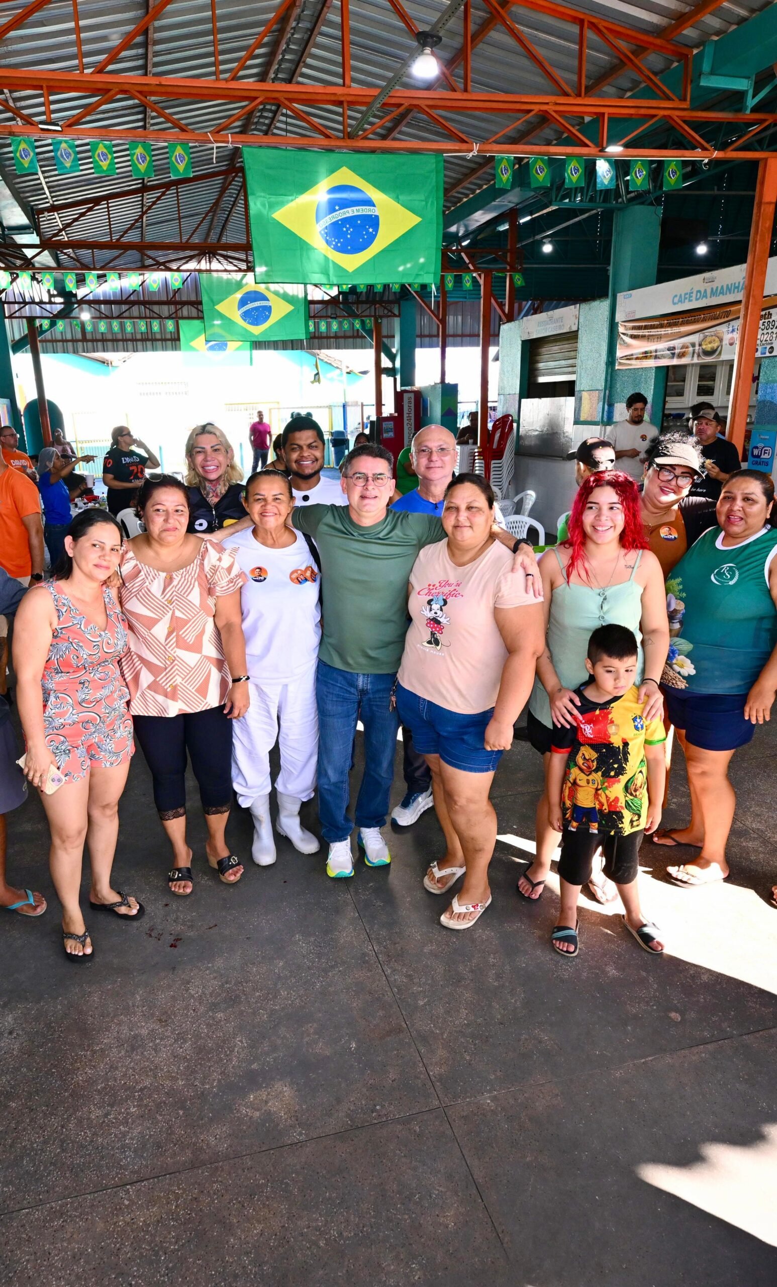David Almeida participa de agenda com feirantes em Manaus
