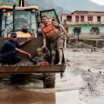 Cheias destroem estradas e pontes no Nepal