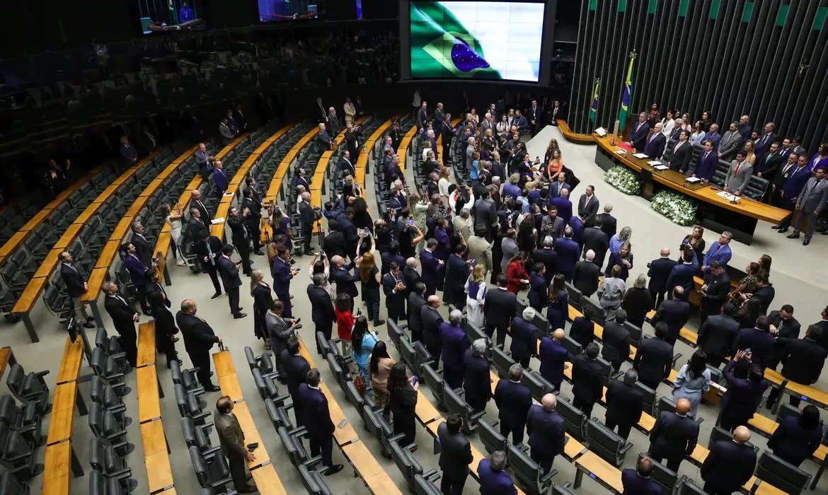 Câmara analisa novas regras para compras internacionais