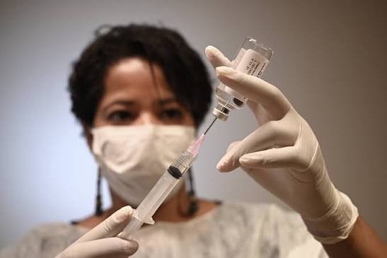 Vacinação contra febre amarela e dengue