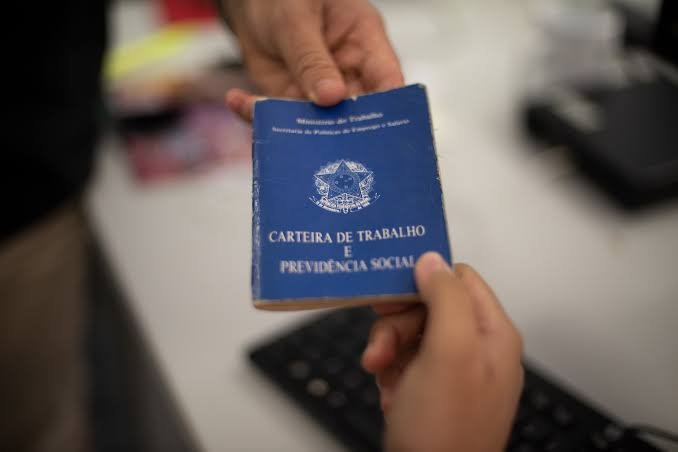 Mercado de trabalho mantém ocupação elevada em 2026