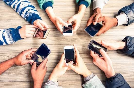 Jovens criam estratégias para lidar com excesso de internet