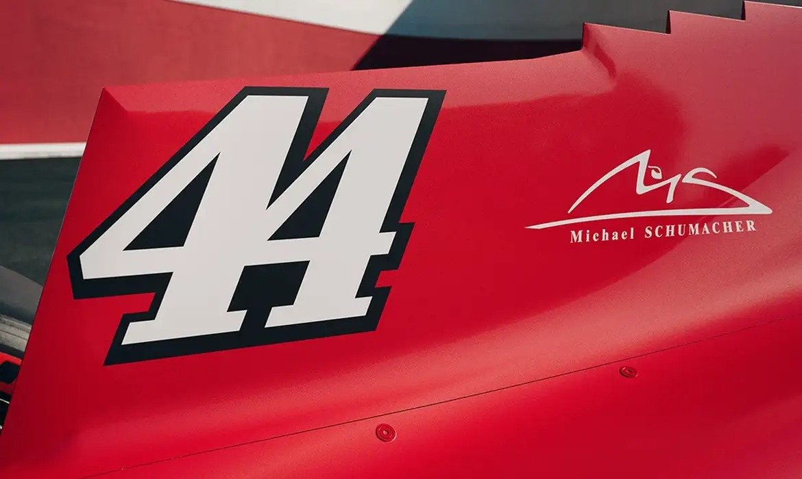 Ferrari relembra trajetória de Schumacher