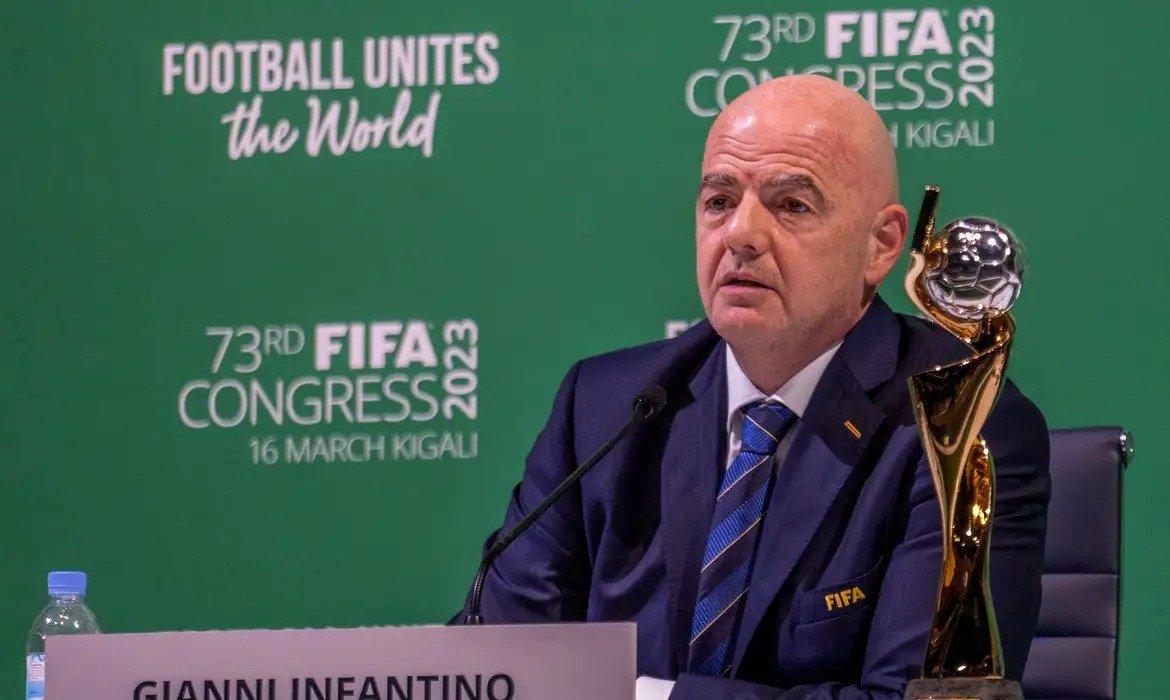 Europa aumenta pressão contra novo mandato de Gianni Infantino na FIFA