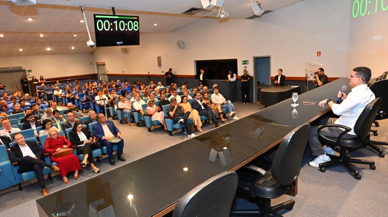 David Almeida relembra investimentos de R$ 29 milhões no Distrito Industrial