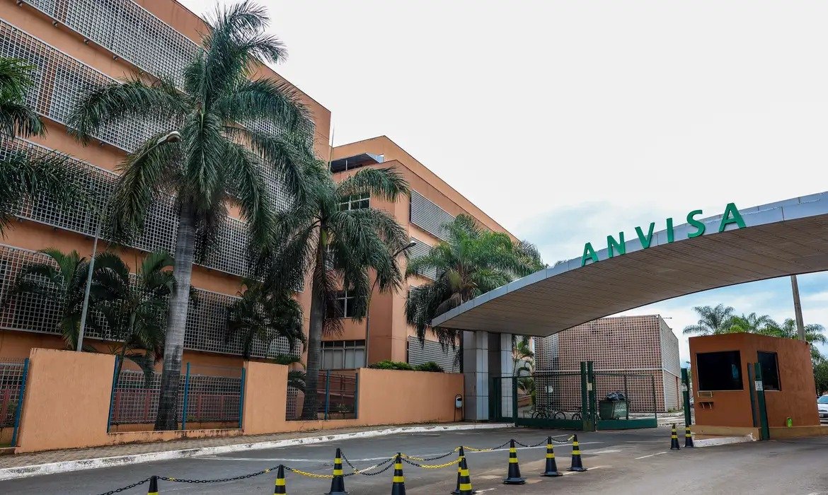 Anvisa alerta sobre substâncias para emagrecimento vendidas sem registro