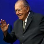 Sarney é acompanhado por equipe de Roberto Kalil Filho